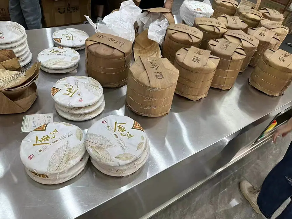 海口回收大益普洱茶2015年生茶熟茶图3